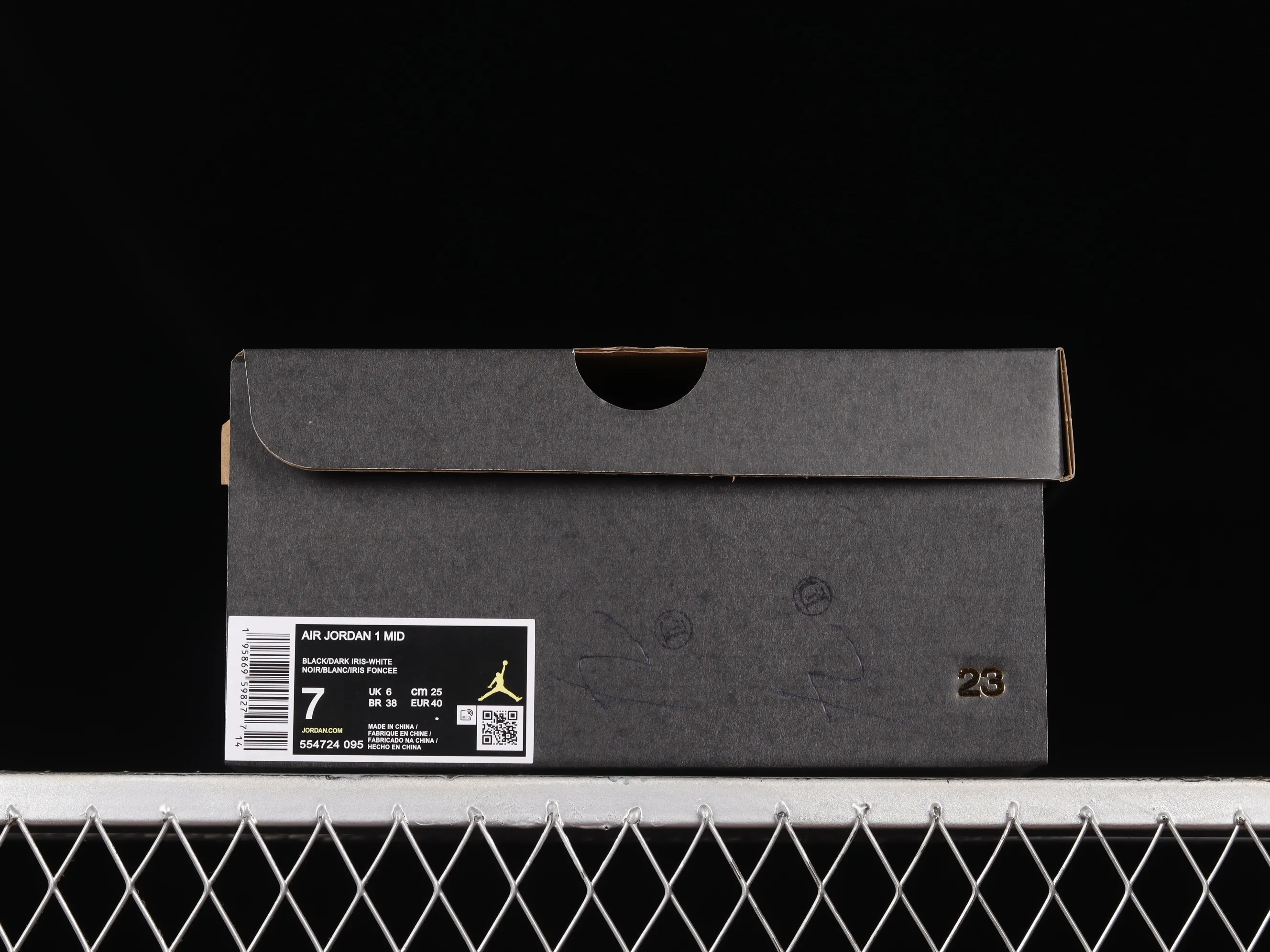 All categories Air Jordan Jordan series basketball shoes Air Jordan 1 Mid Air Jordan 1 Mid AJ1 Joe 1 black and white sports culture basketball shoes 554724-095